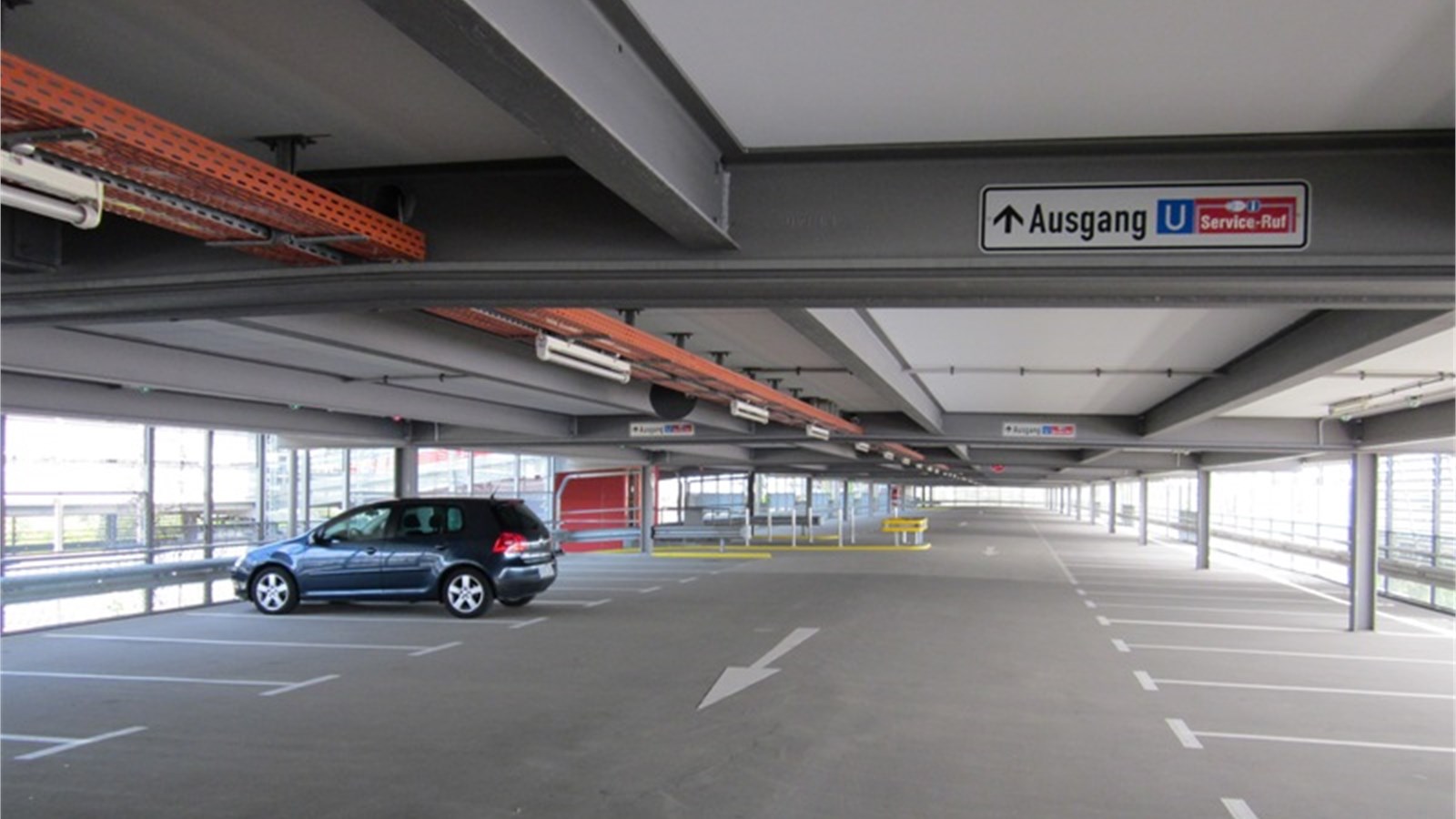 Filmlocations Bayern | Motivsuche | P R Parkhaus Fröttmaning